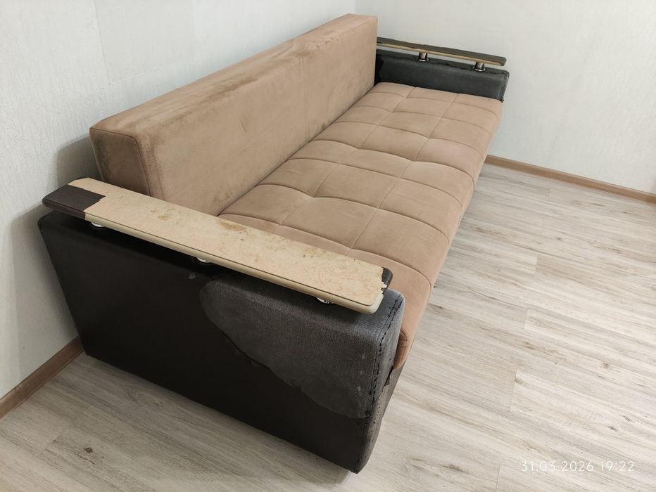 Отдам даром диван