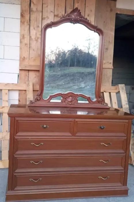 Dormitor complet din lemn