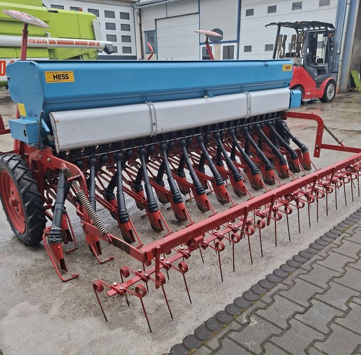 Semănător de păioase 3M  pe 25 rânduri