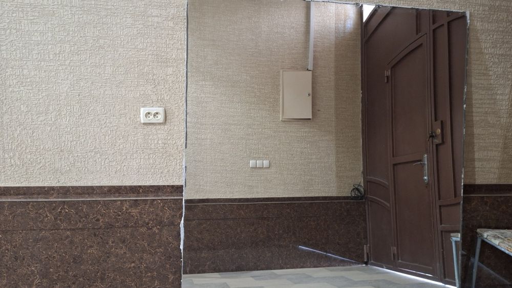 Зеркало 180х162.