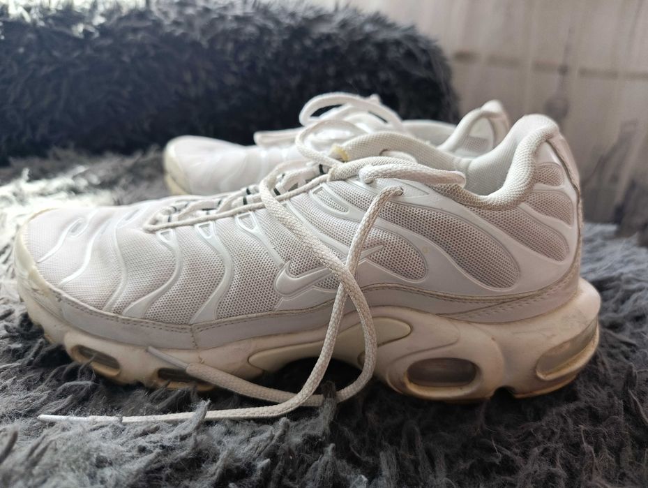Продам Nike кроссовки. . Кеды и кроссовки