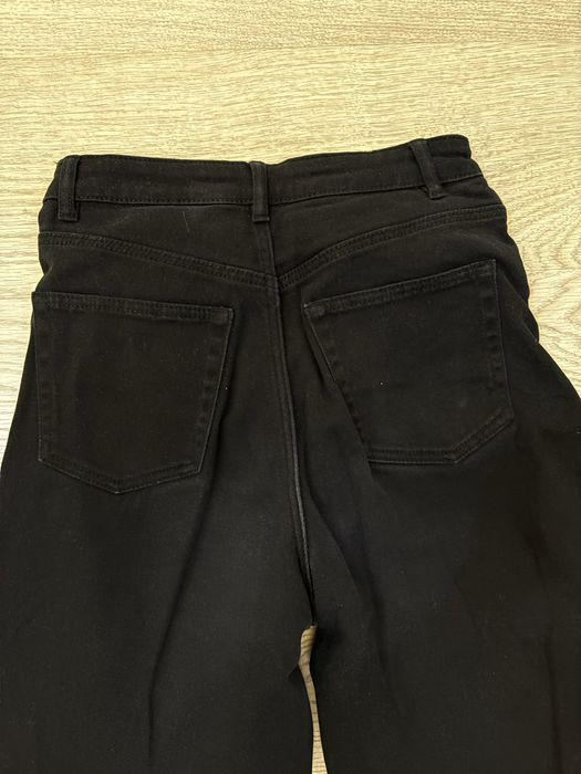 Джинсы mom черные