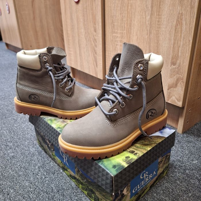 Кожаные фирменные ботинки