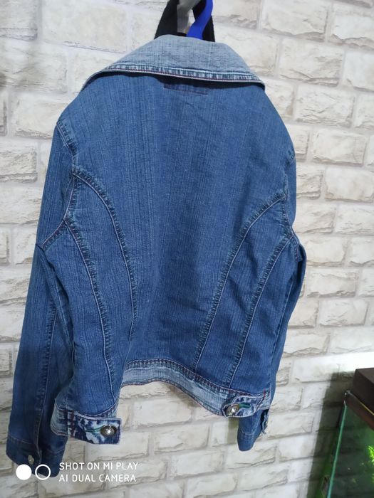 Куртка джинсовая