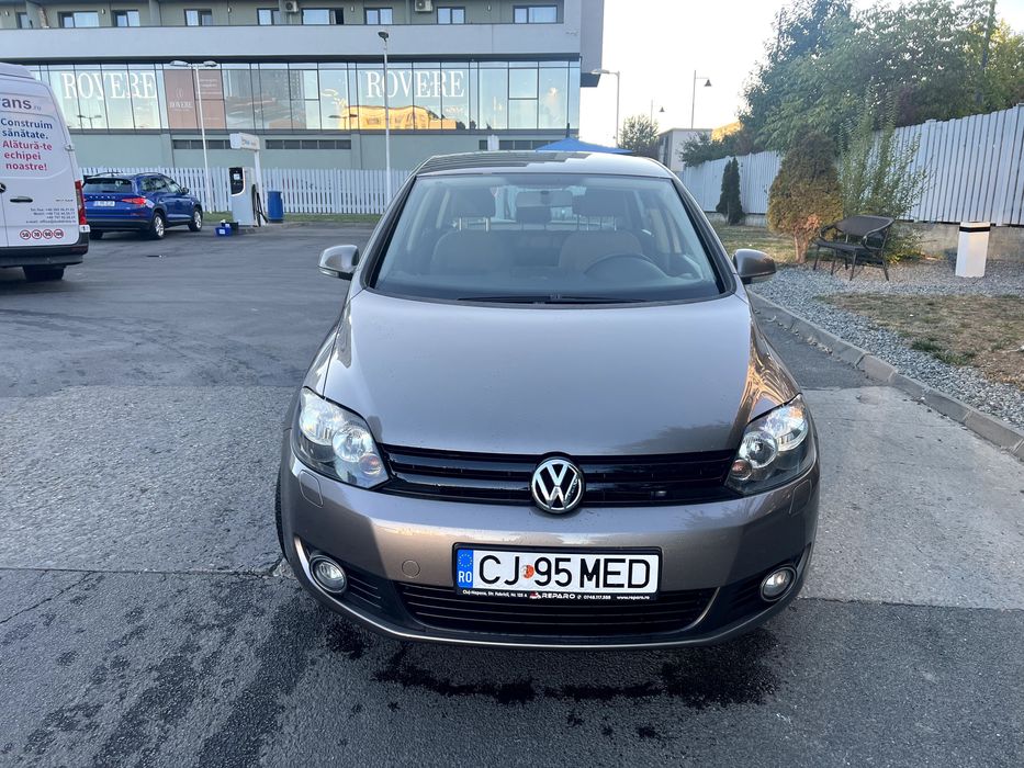 Vânzare VW Golf 5 Plus 2011, 1,6 TDI, cutie manuală, motorina, cumpărat nou, 69000km , verificări si revizii prin VW, aer condiționat, condiție FB.