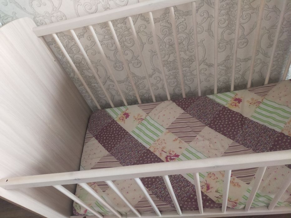 Продам детскую кроватку