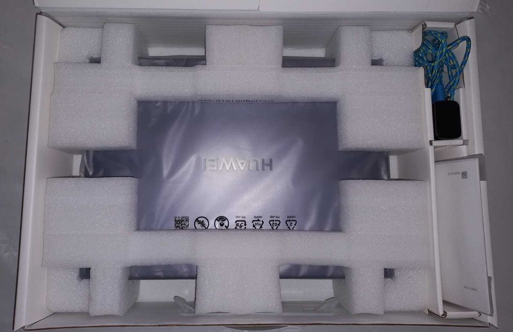 Laptop HUAWEI MateBook 14 NOU