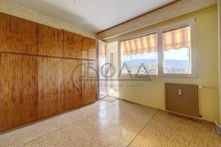 Продава се Тристаен апартамент в София, Света Троица - 84 кв.м за 2012 €/кв.м - Снимка #4