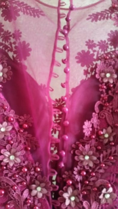 Продавам официална рокля от дантела с подплата Турция