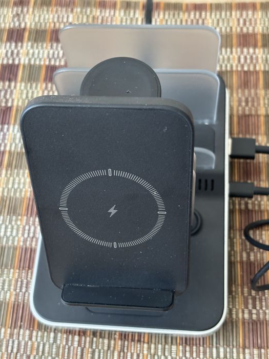 5 в 1 Безжична зарядна станция wireless charging station