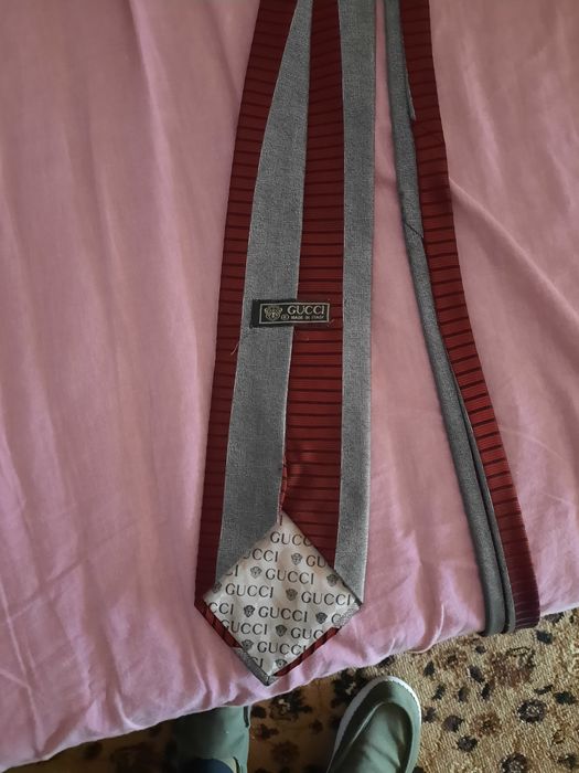 Cravată Gucci în stare foarte bună
