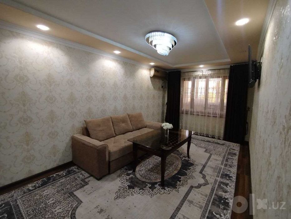 Продаётся с мебелью 2-комнатная квартира 5-этаже 6-веранда ул.Гагарина