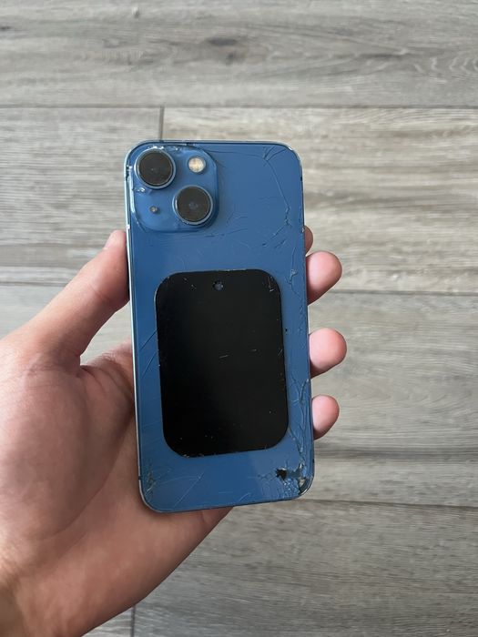 iPhone 13 mini (256гб) без ремонта