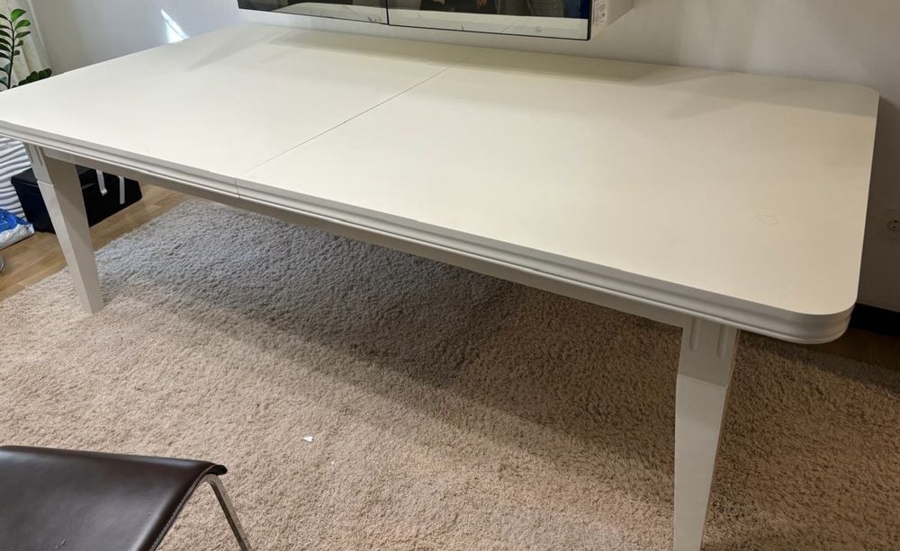 Стол для гостиной