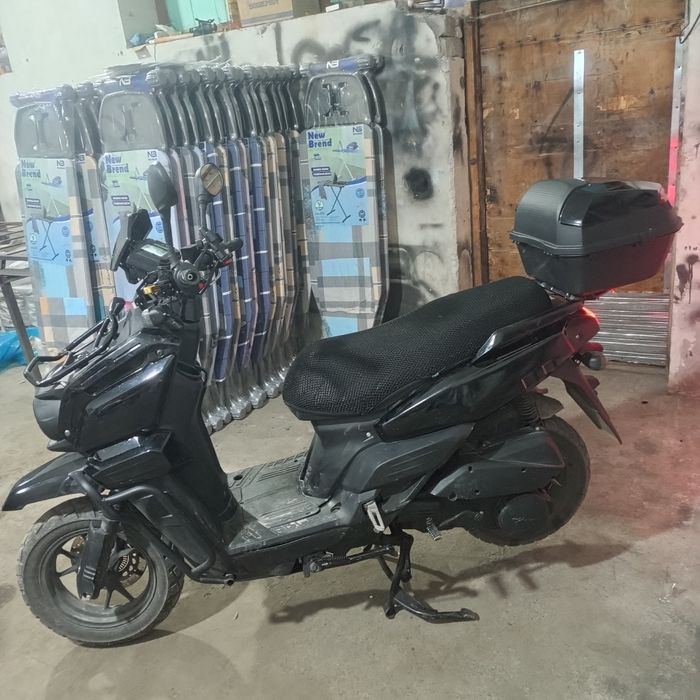 Мотоскутер сотилади