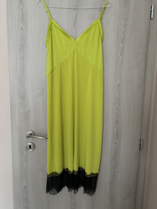 Сатенена рокля Zara