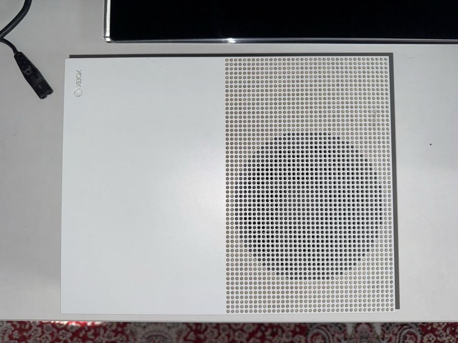 Консоль Xbox One S | Все Кабели | Три Игры | Нет контроллеров