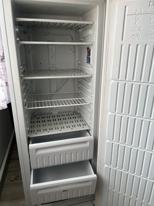 Продам морозильник