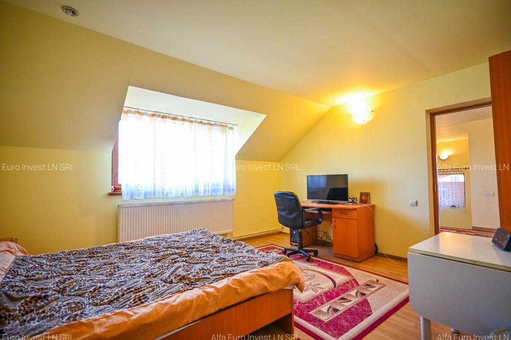 Proprietar casa  198 mp +teren 650 mp,5 camere,4 bai,garaj,Sanpetru