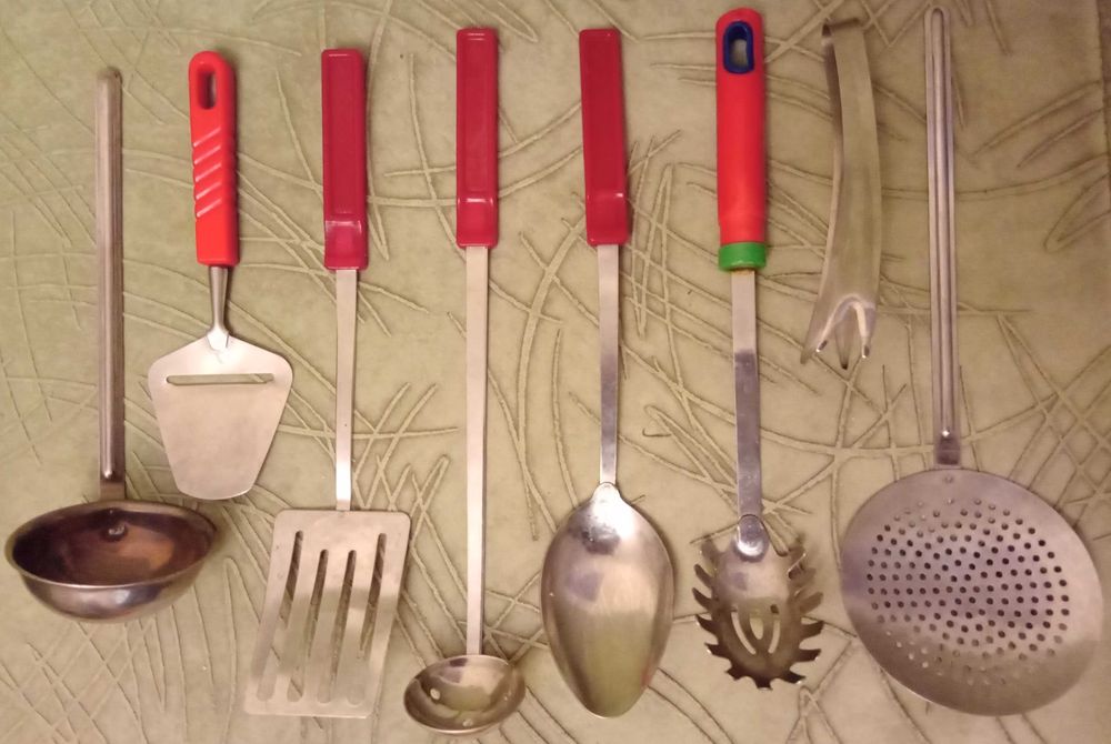 Комплект кукненски прибори.Отлични.От 8 части.