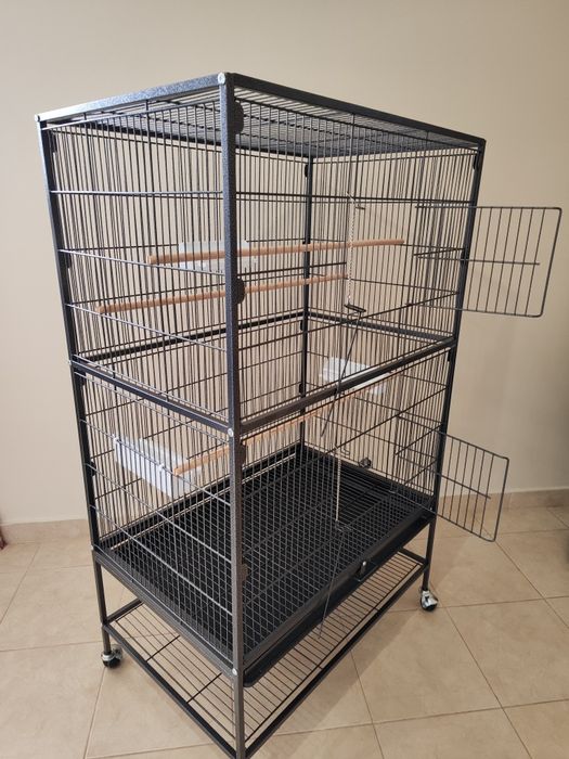 Голяма.  Клетка.