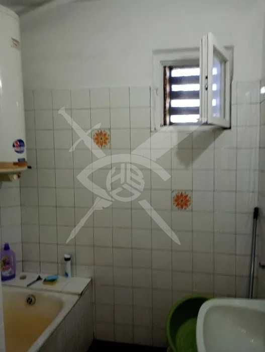 Продава се Четиристаен апартамент в Пловдив, Център - 100 кв.м за 1760 €/кв.м - Снимка #1