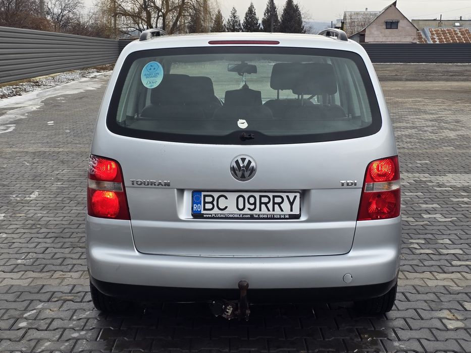 Vând Volkswagen Touran