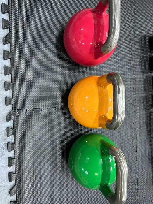 Pachet Kettlebell Competitie 84 kg: 24 + 28 + 32 kg