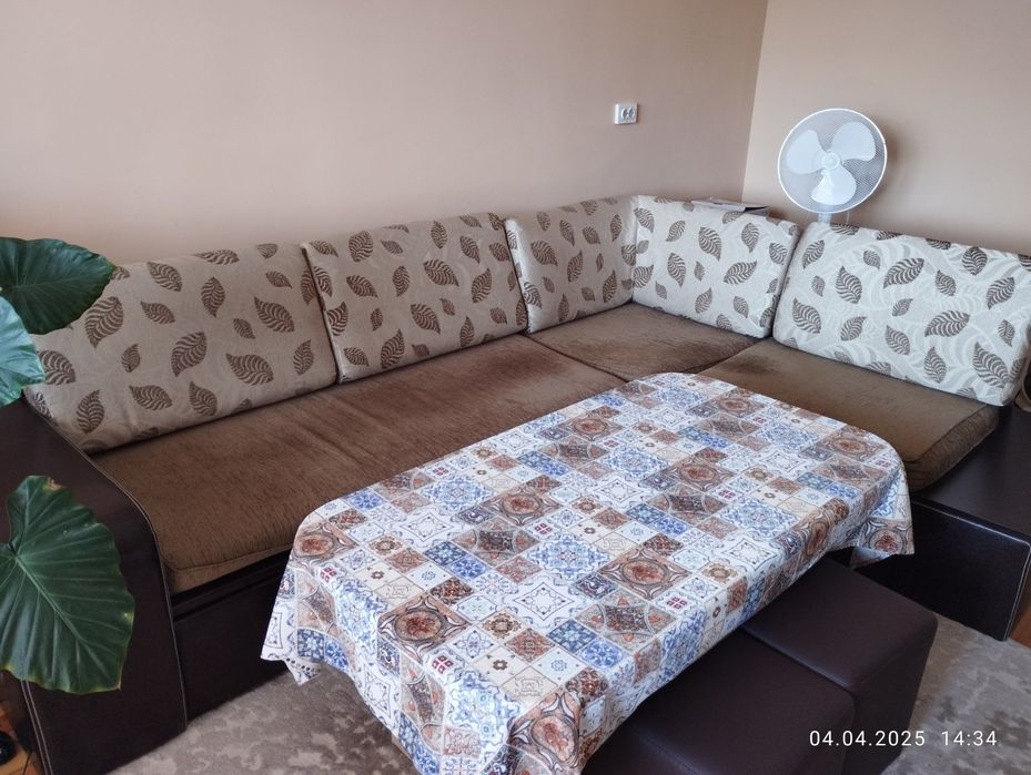 Разтегателен диван