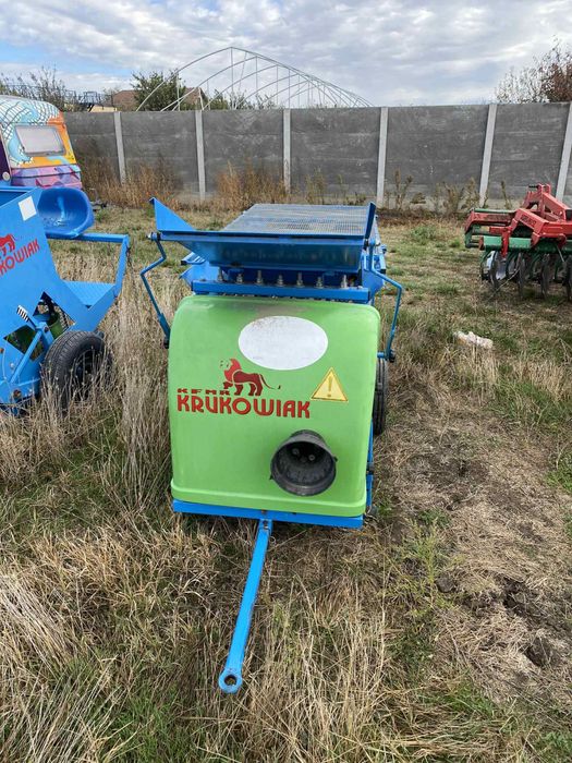 Masina de curatat frunze ceapa