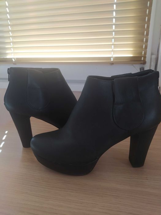 Дамски Боти в Черно размери 39 и 40