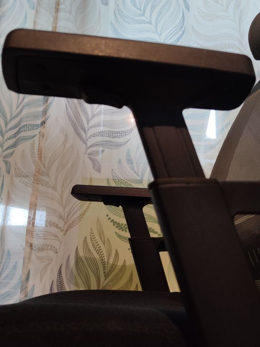 Офис стол - модерен дизайн