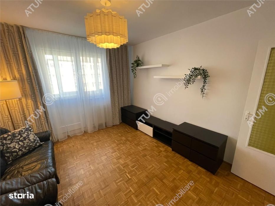 Apartament 3 camere decomandate si balcon inchis zona Strand Sibiu