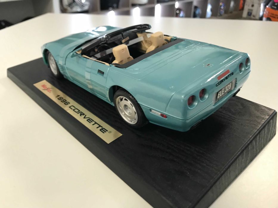 MAISTO метална колекционерска количка CHEVROLET CORVETTE 1997 1:18NEW