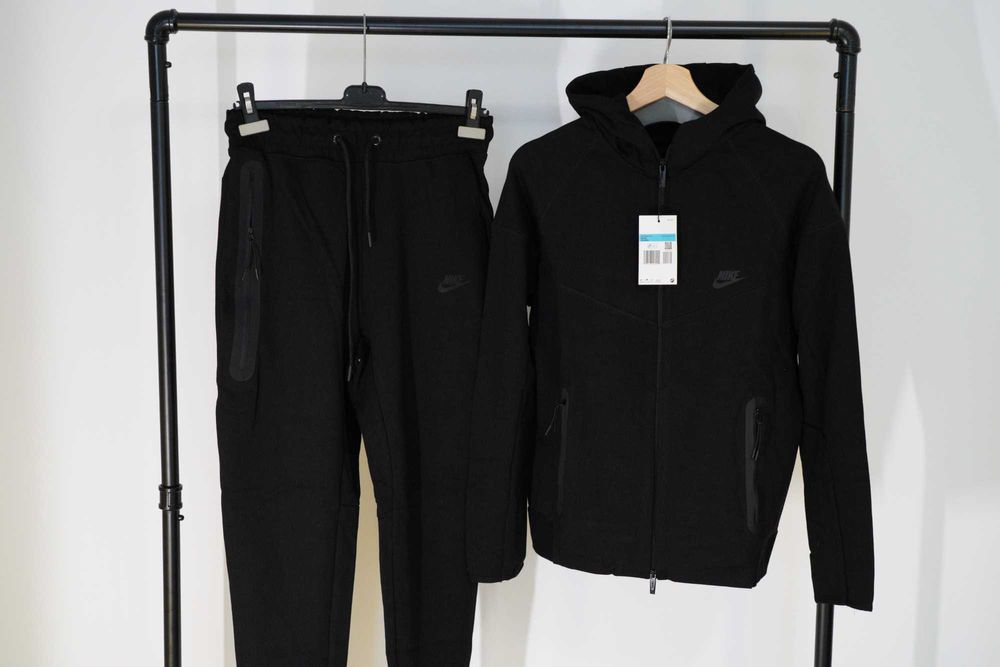 Trening Nike Tech Fleece, Model NOU 2025 -Calitate Premium baieti fete