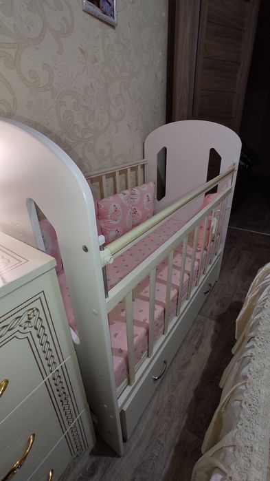 Детская кроватка