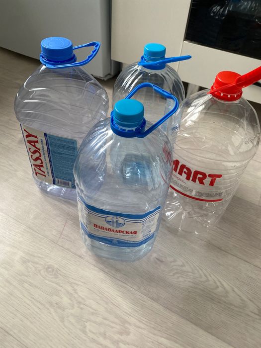 Продам 5 литровые бутылки