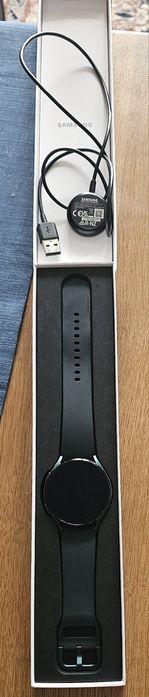 Samsung Galaxy Watch4 / 44mm  LTE / Bluetooth / Wi-Fi / GPS