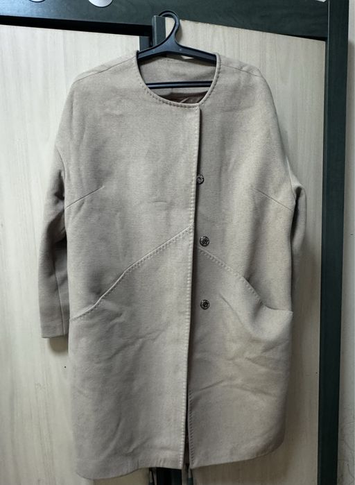 Одежда ( пальто и платья)