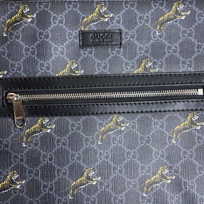 Мъжка чанта Gucci GG Supreme Tiger Messenger