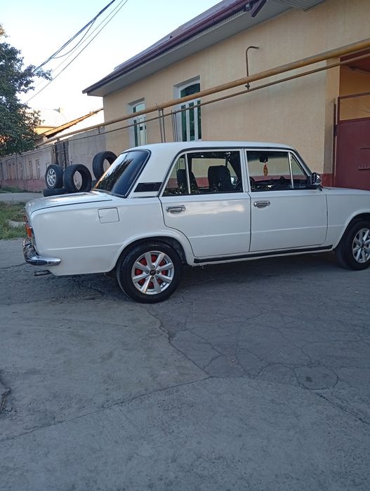 Vaz 21011 yaxshi xolatda.