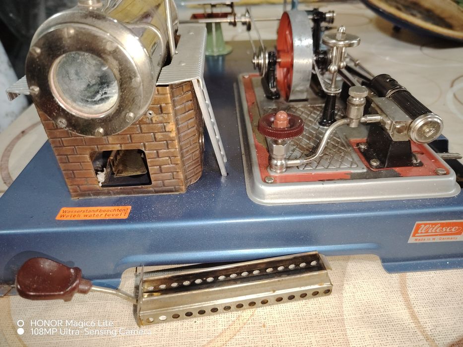 Macheta motor cu aburi deosebit