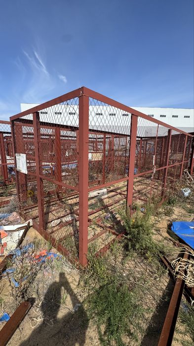 Продам металлические каркасы с сеткой