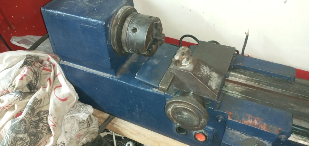 Станок токарный  по металу