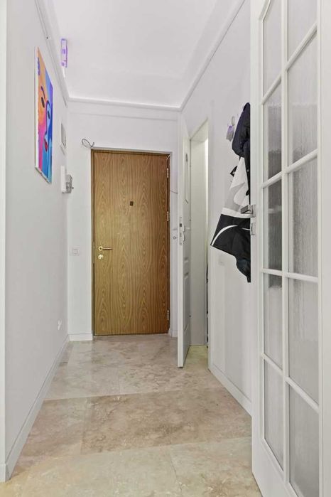 Schimb studio lux Piata Romana cu ap drumul taberei