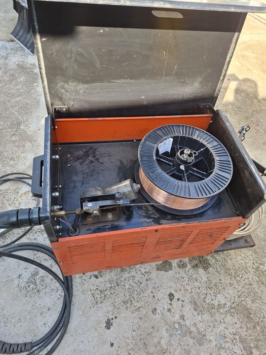 Aparat sudura Mig Mag cu fir la 220v