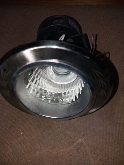 Продам споты потолочные