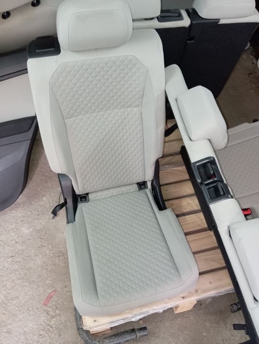 VW Tiguan Allspace салон, седалки и кори за врати 7 местен