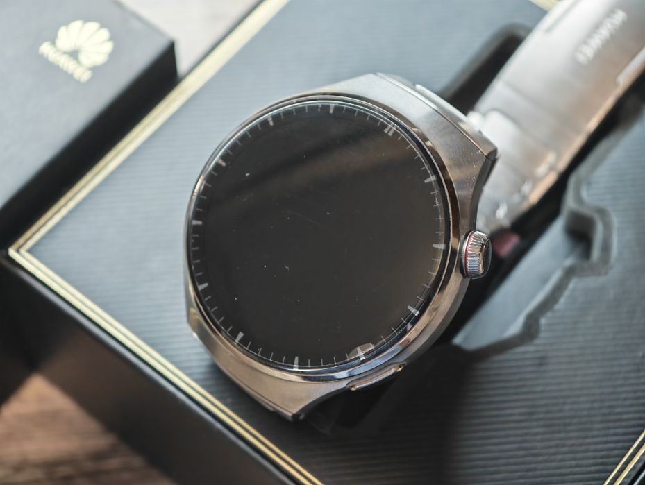 Като нов Huawei Watch 4 Pro Titanium Case Strap