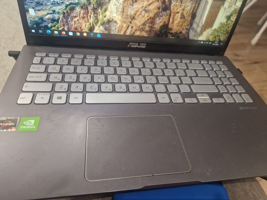 Ноутбук ASUS M509